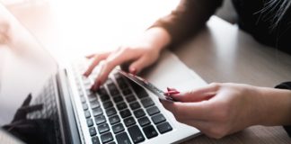 Jak šetřit svoje peníze při nákupu na internetu